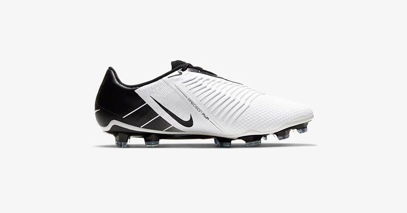 black and white nike phantomvnm boots