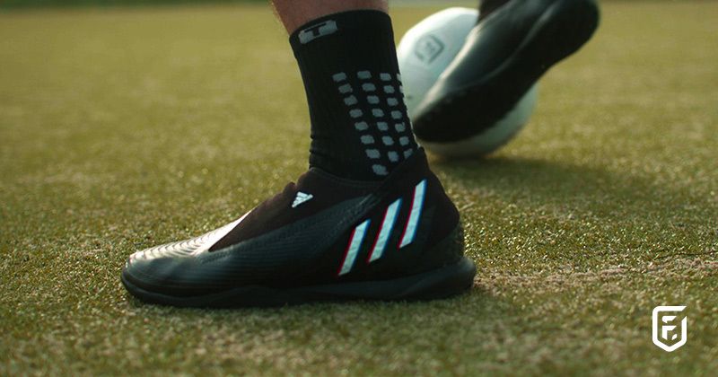 astro turf football trainers on 2g astro turf pitch