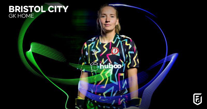 bristol city goalkeeper home shirt in neon and black